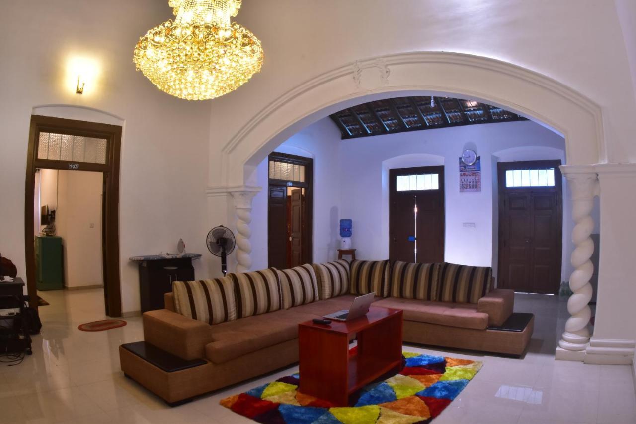 Peninsula Hotel Jaffna Bagian luar foto